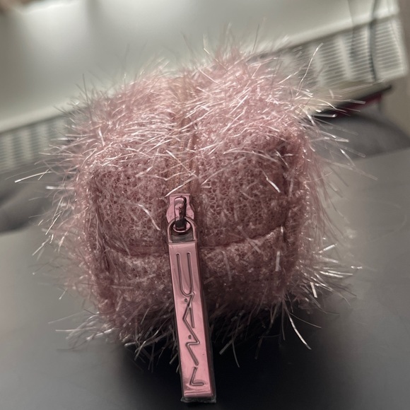 Mac makeup pouch - Picture 1 of 3